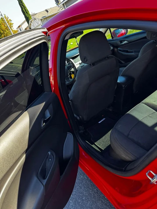 2017 Chevrolet Cruze - Image 2 of 5
