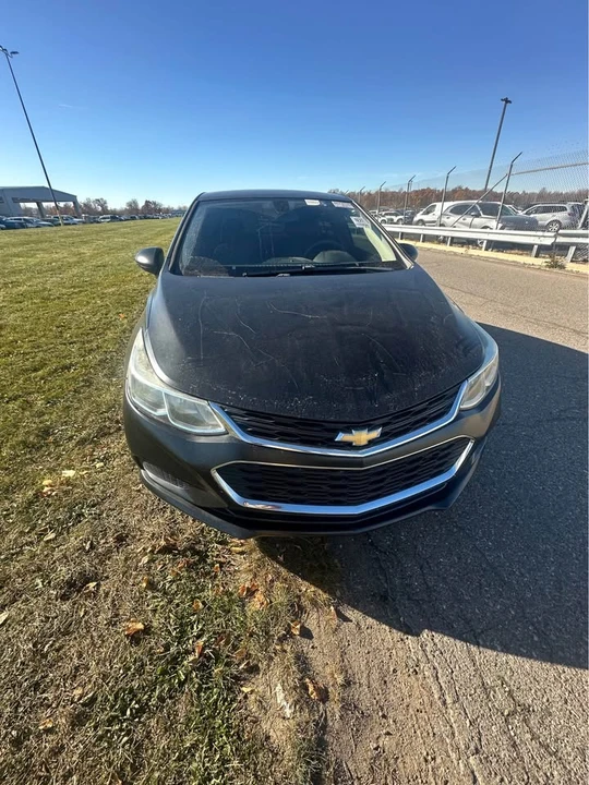 2017 Chevrolet Cruze - Image 2 of 11