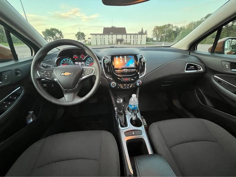2017 Chevrolet Cruze - Image 8 of 13
