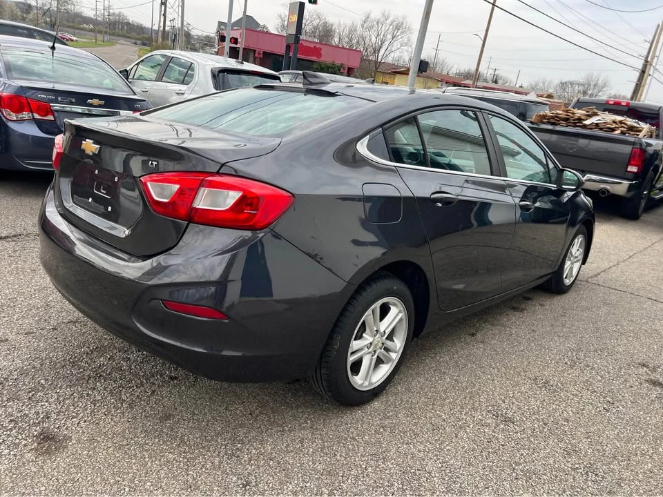 2017 Chevrolet Cruze - Image 10 of 12