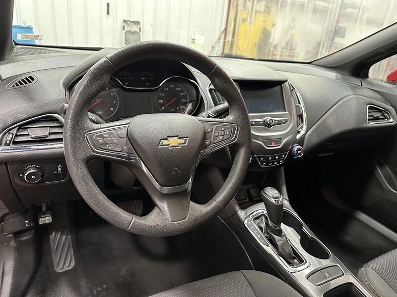 2017 Chevrolet Cruze - Image 8 of 12