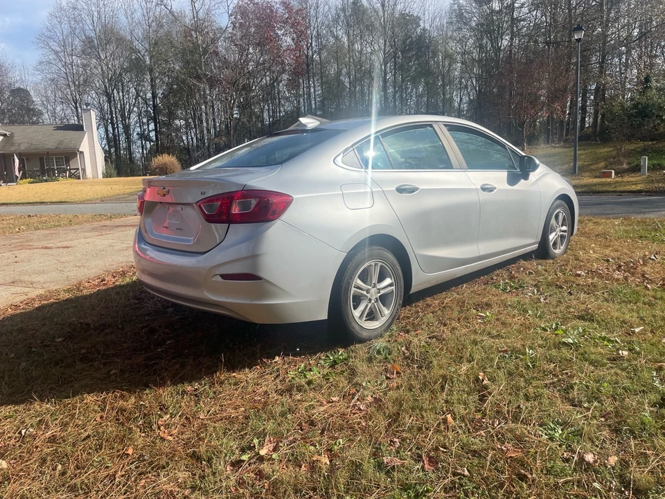 2017 Chevrolet Cruze - Image 4 of 19