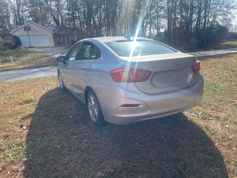 2017 Chevrolet Cruze - Image 3 of 19
