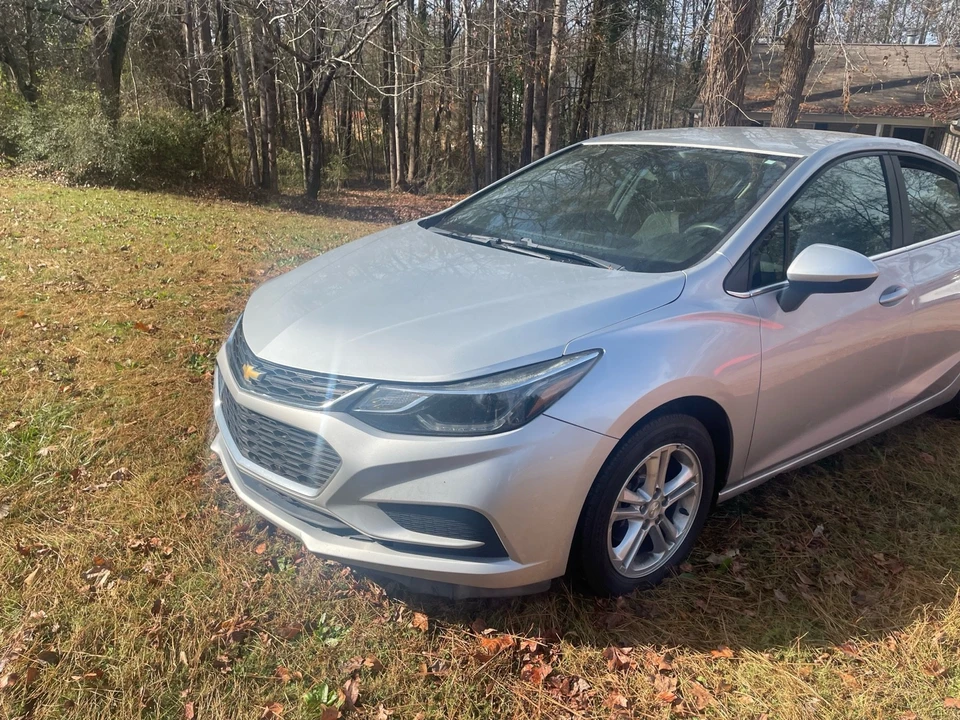 2017 Chevrolet Cruze - Image 5 of 19
