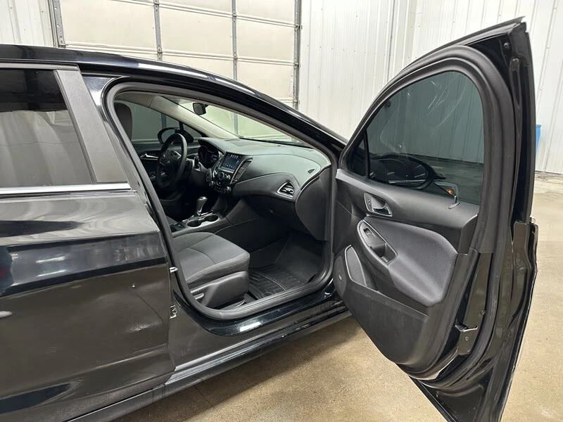 2017 Chevrolet Cruze - Image 17 of 21