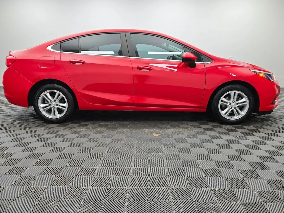 2017 Chevrolet Cruze - Image 6 of 12