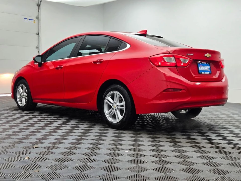 2017 Chevrolet Cruze - Image 10 of 12