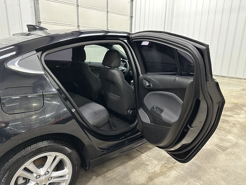 2017 Chevrolet Cruze - Image 15 of 21