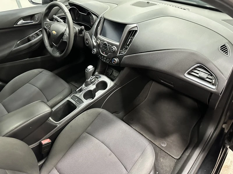 2017 Chevrolet Cruze - Image 19 of 21