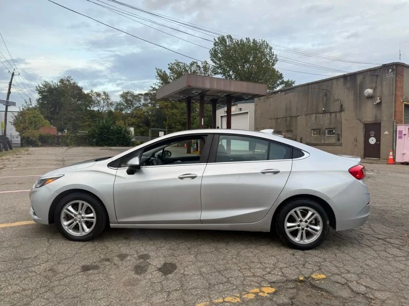 2017 Chevrolet Cruze - Image 6 of 12