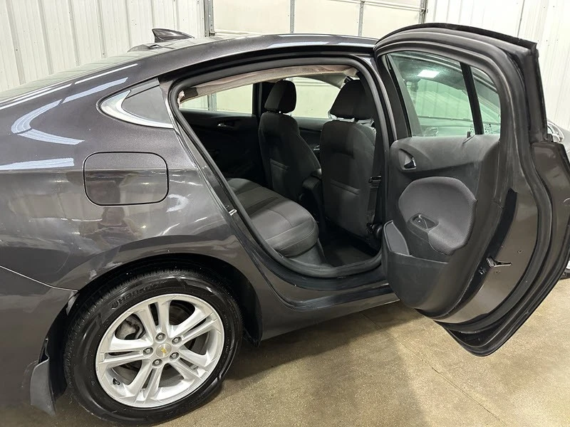 2017 Chevrolet Cruze - Image 14 of 21