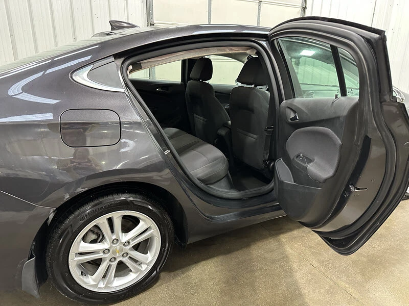 2017 Chevrolet Cruze - Image 14 of 21