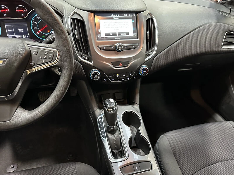 2017 Chevrolet Cruze - Image 9 of 21