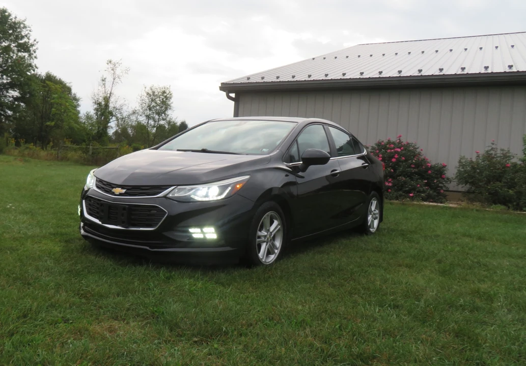 2017 Chevrolet Cruze - Image 2 of 21