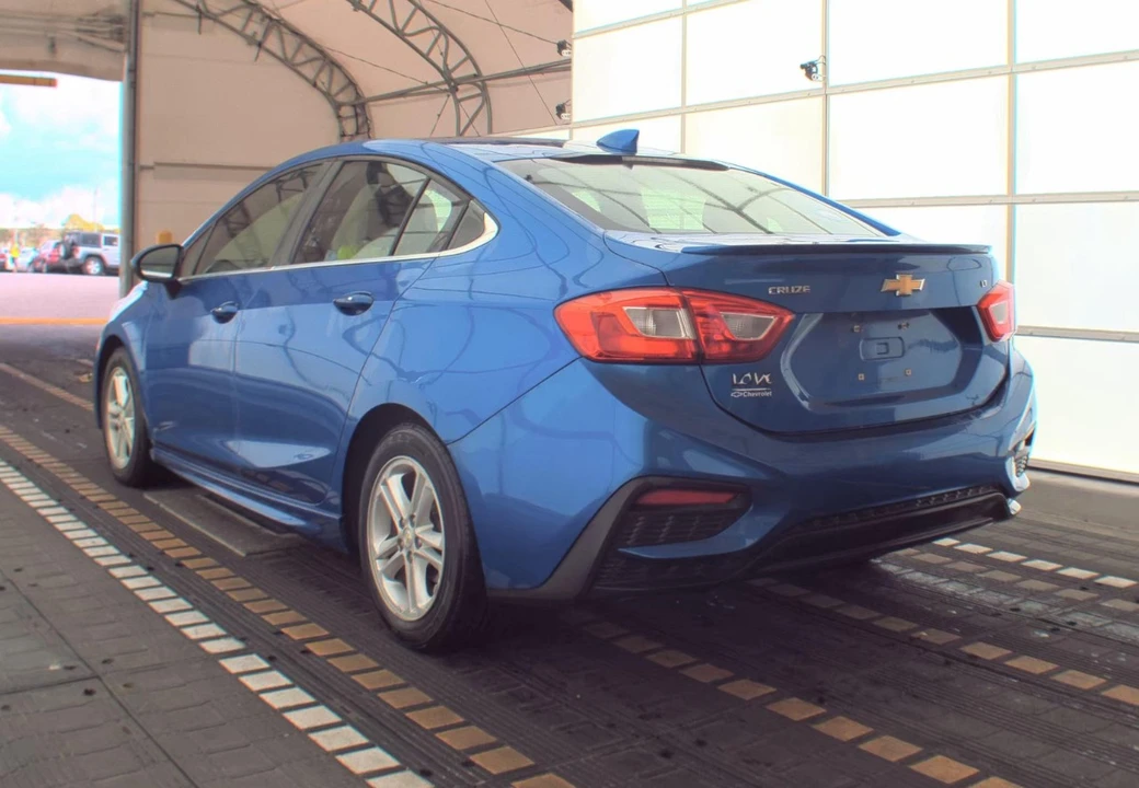 2017 Chevrolet Cruze - Image 8 of 12