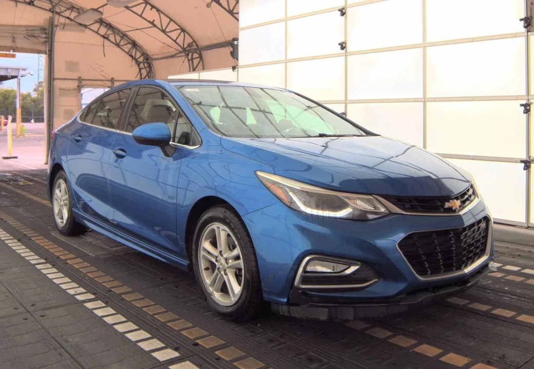 2017 Chevrolet Cruze - Image 4 of 12