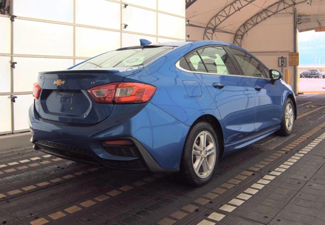 2017 Chevrolet Cruze - Image 5 of 12