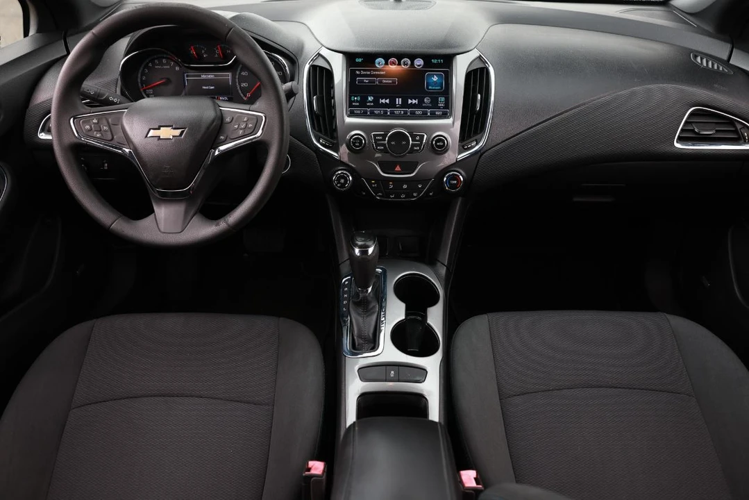 2017 Chevrolet Cruze - Image 2 of 12