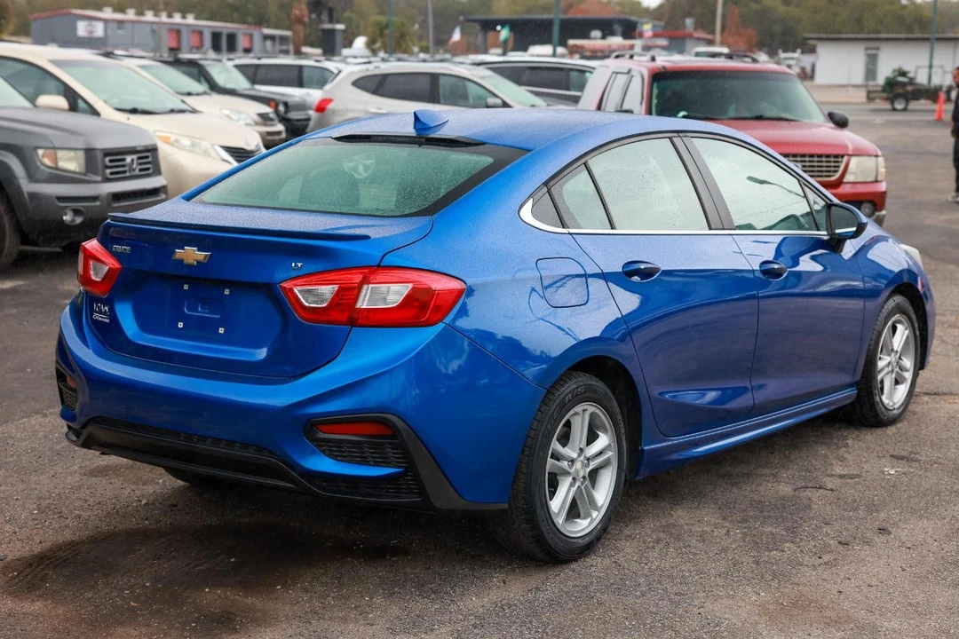 2017 Chevrolet Cruze - Image 11 of 12
