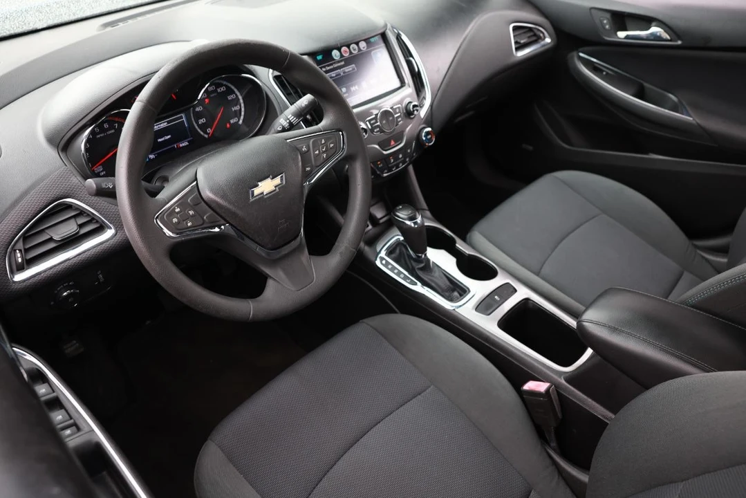 2017 Chevrolet Cruze - Image 4 of 12