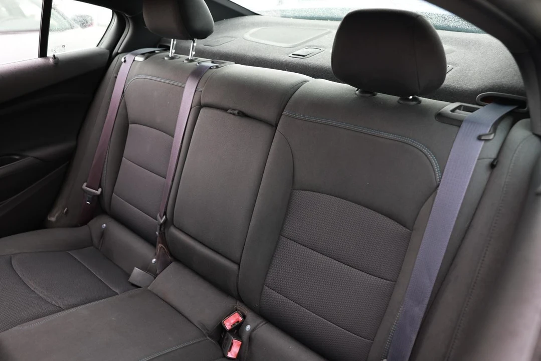 2017 Chevrolet Cruze - Image 8 of 12