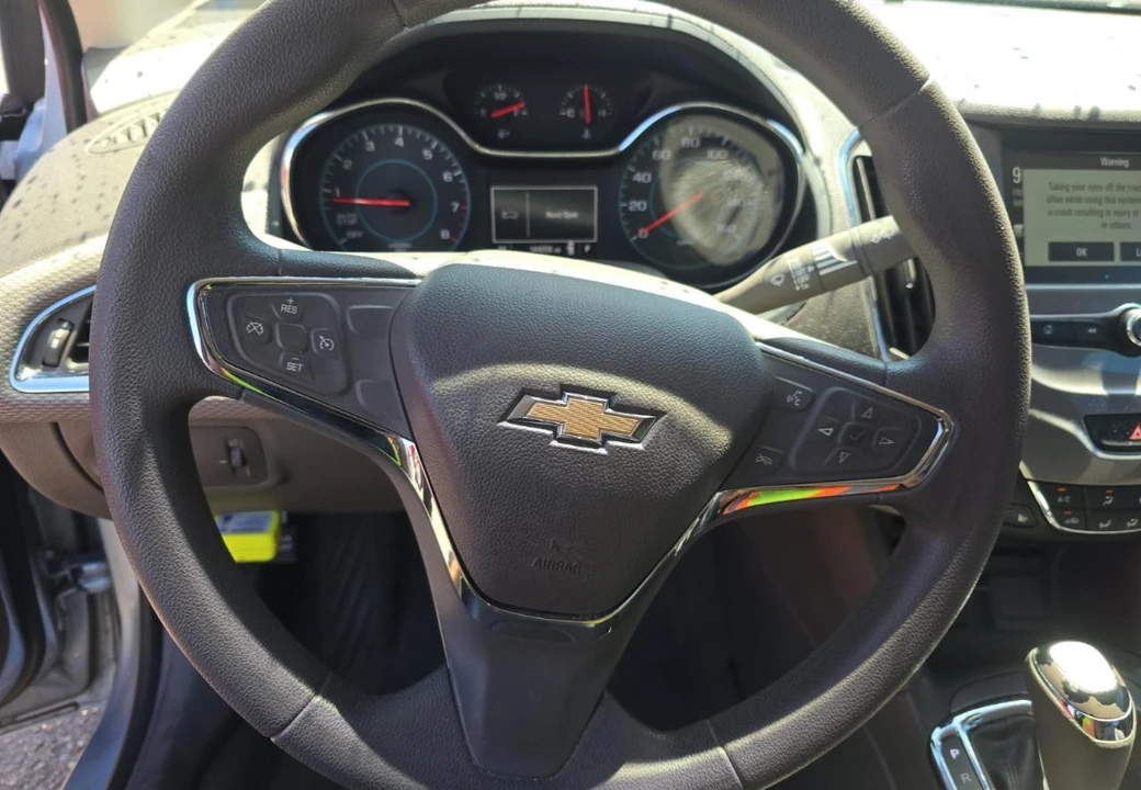 2017 Chevrolet Cruze - Image 10 of 13