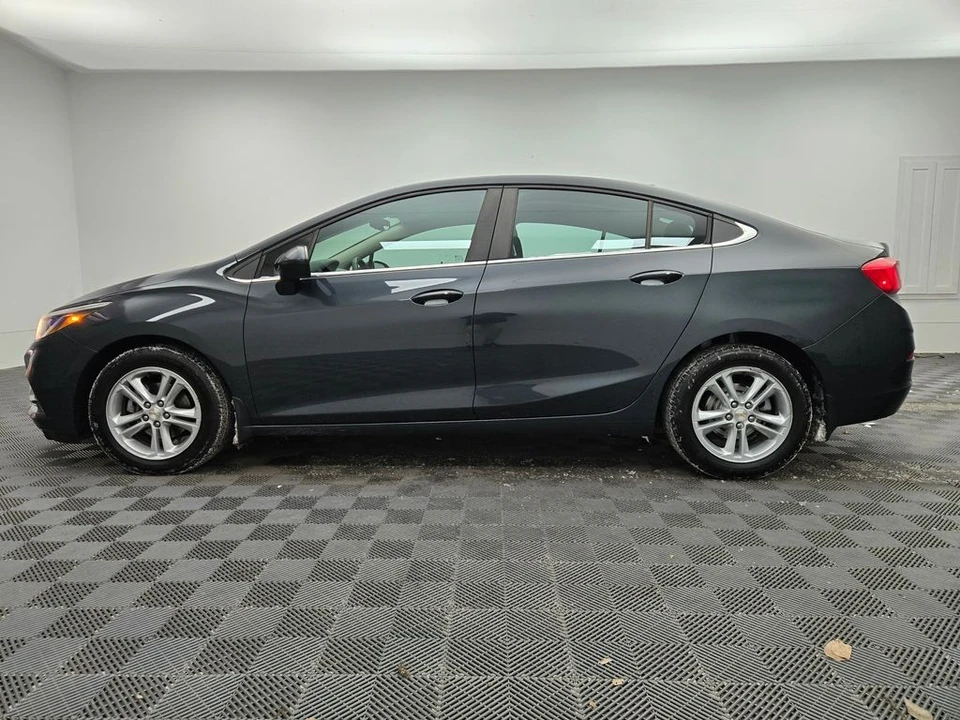 2017 Chevrolet Cruze - Image 10 of 12