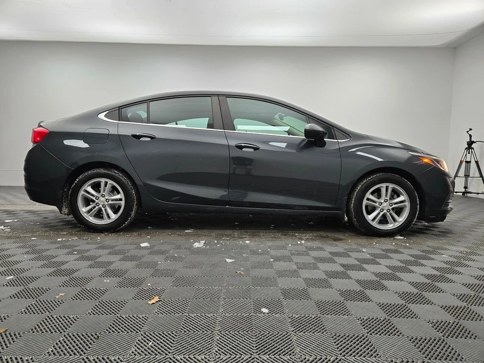 2017 Chevrolet Cruze - Image 6 of 12