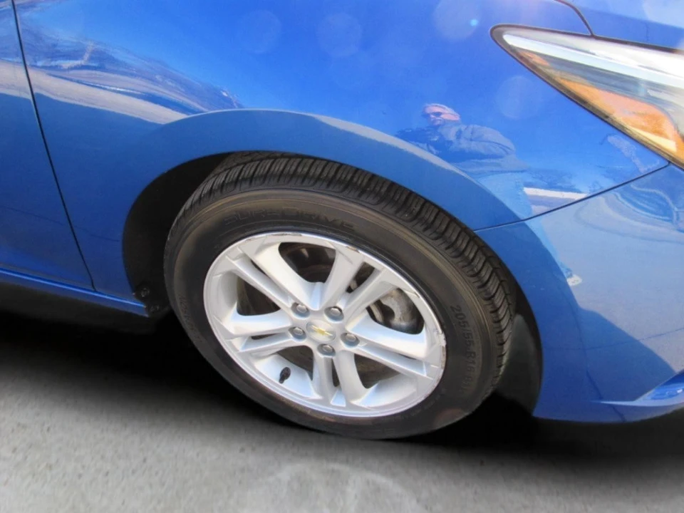 2017 Chevrolet Cruze - Image 4 of 12