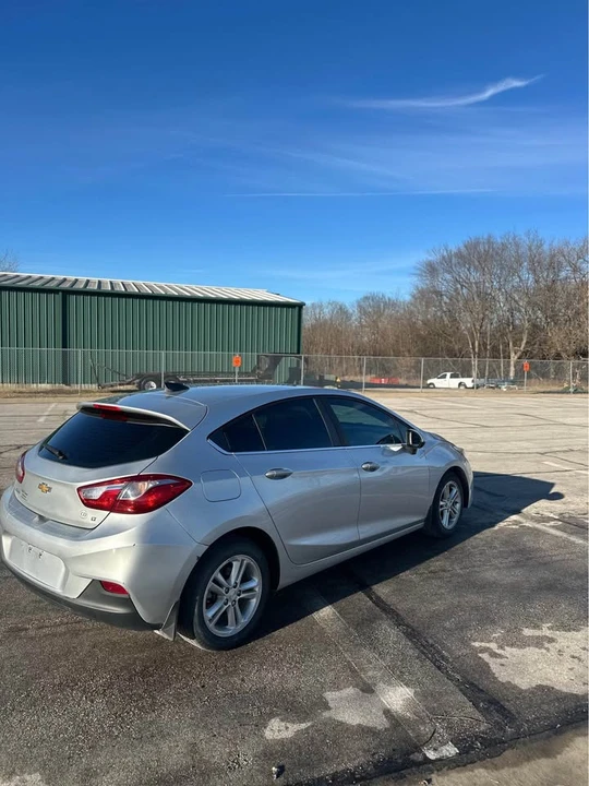2017 Chevrolet Cruze - Image 2 of 8