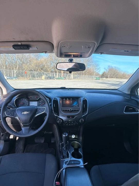2017 Chevrolet Cruze - Image 6 of 8