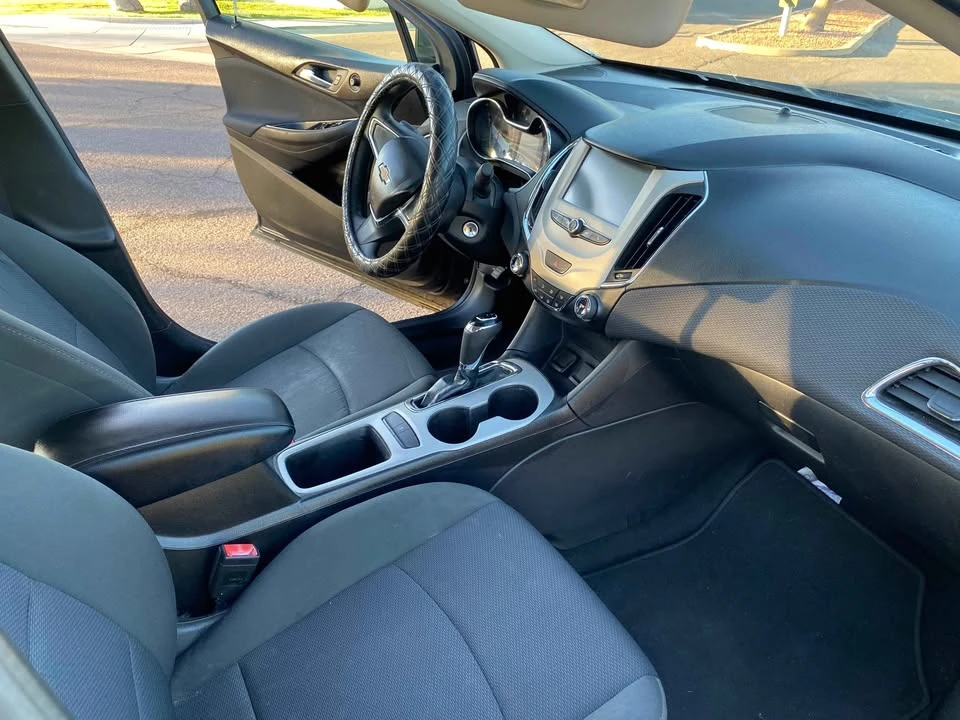 2017 Chevrolet Cruze - Image 10 of 15
