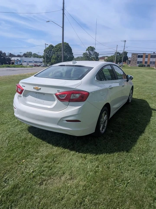 2017 Chevrolet Cruze - Image 6 of 15