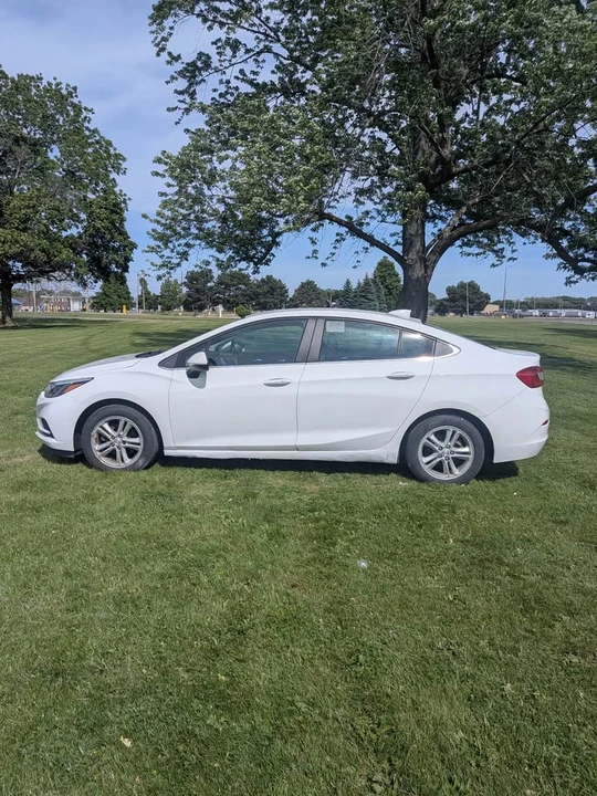 2017 Chevrolet Cruze - Image 5 of 15