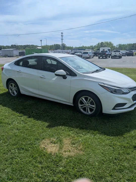 2017 Chevrolet Cruze - Image 9 of 15