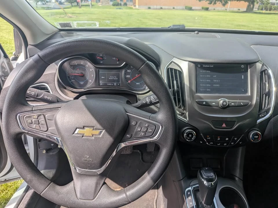 2017 Chevrolet Cruze - Image 12 of 15