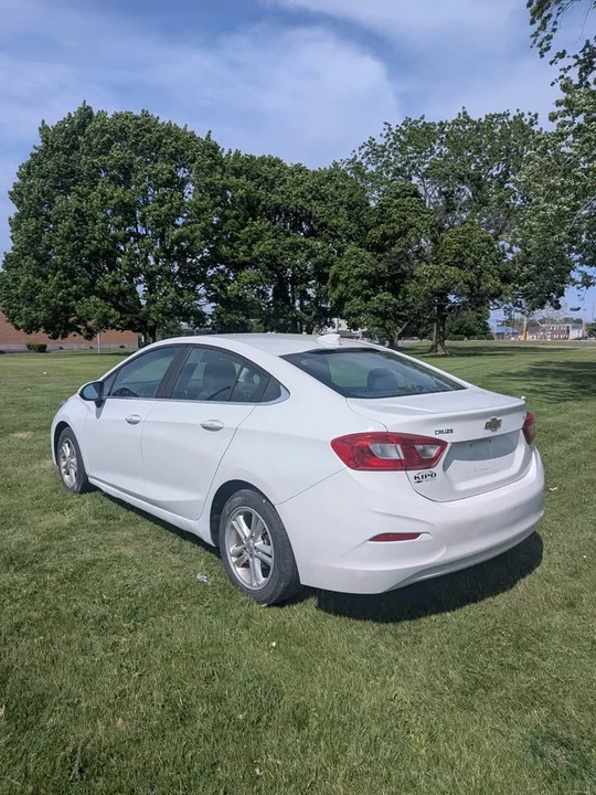 2017 Chevrolet Cruze - Image 4 of 15