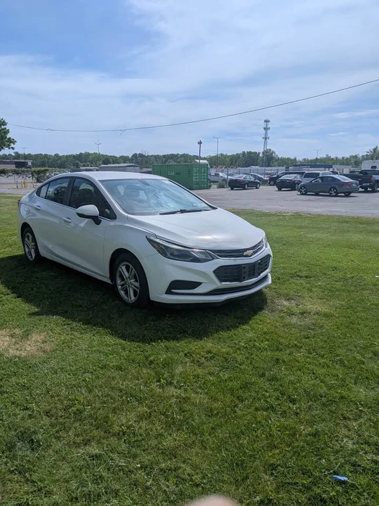 2017 Chevrolet Cruze - Image 10 of 15