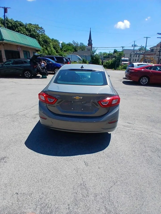 2017 Chevrolet Cruze - Image 6 of 10