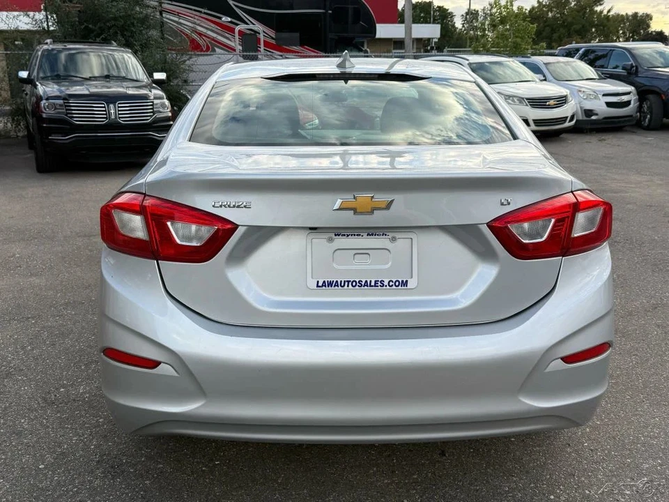 2017 Chevrolet Cruze - Image 6 of 12