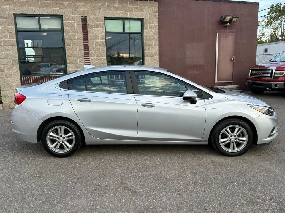 2017 Chevrolet Cruze - Image 4 of 12