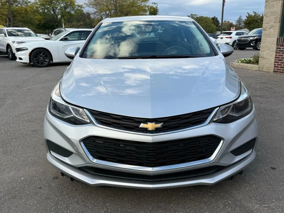 2017 Chevrolet Cruze - Image 2 of 12