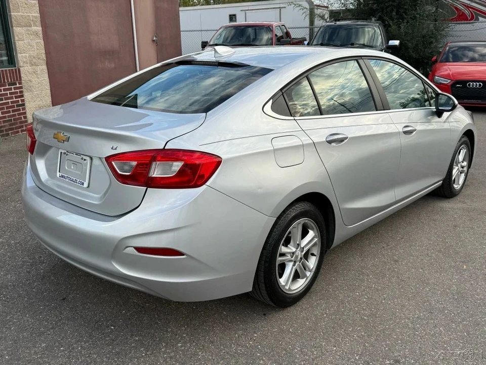 2017 Chevrolet Cruze - Image 5 of 12
