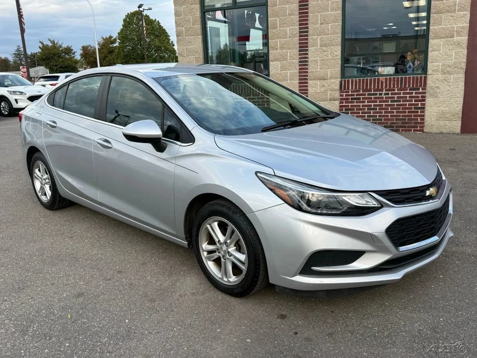 2017 Chevrolet Cruze - Image 3 of 12