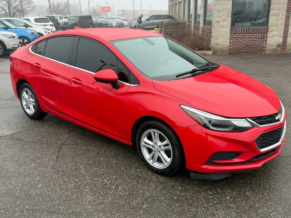 2017 Chevrolet Cruze - Image 7 of 12