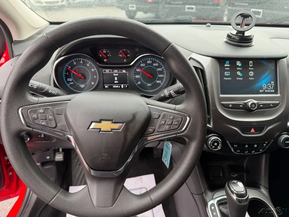 2017 Chevrolet Cruze - Image 10 of 12