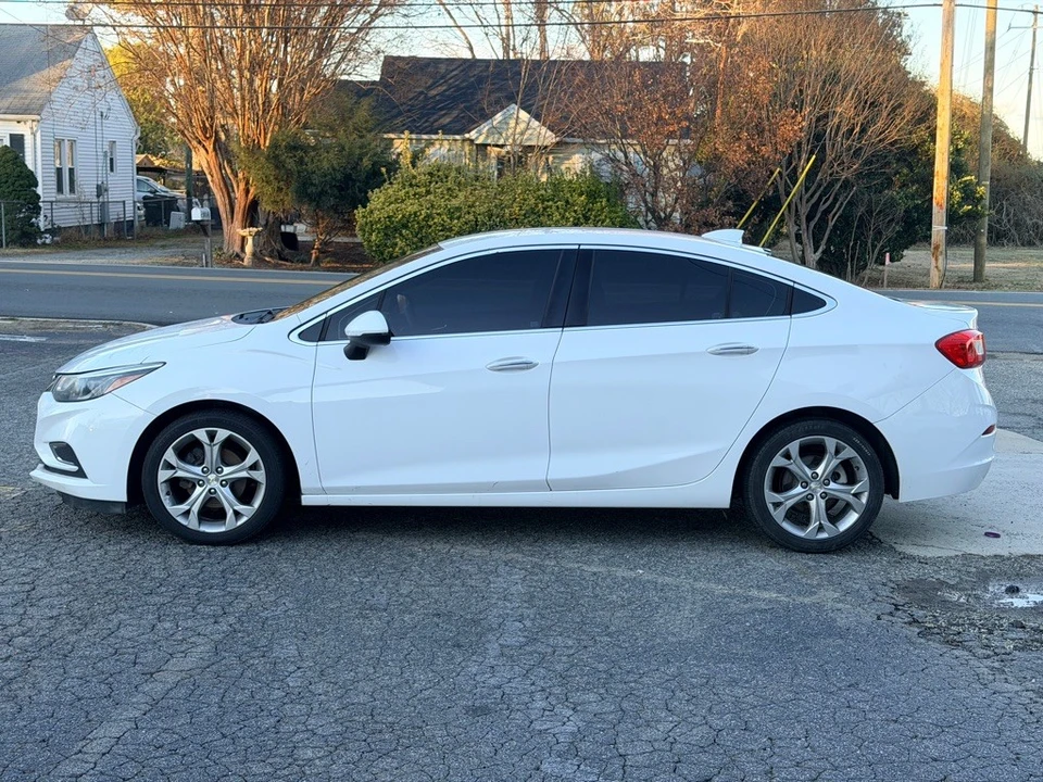 2017 Chevrolet Cruze - Image 10 of 16