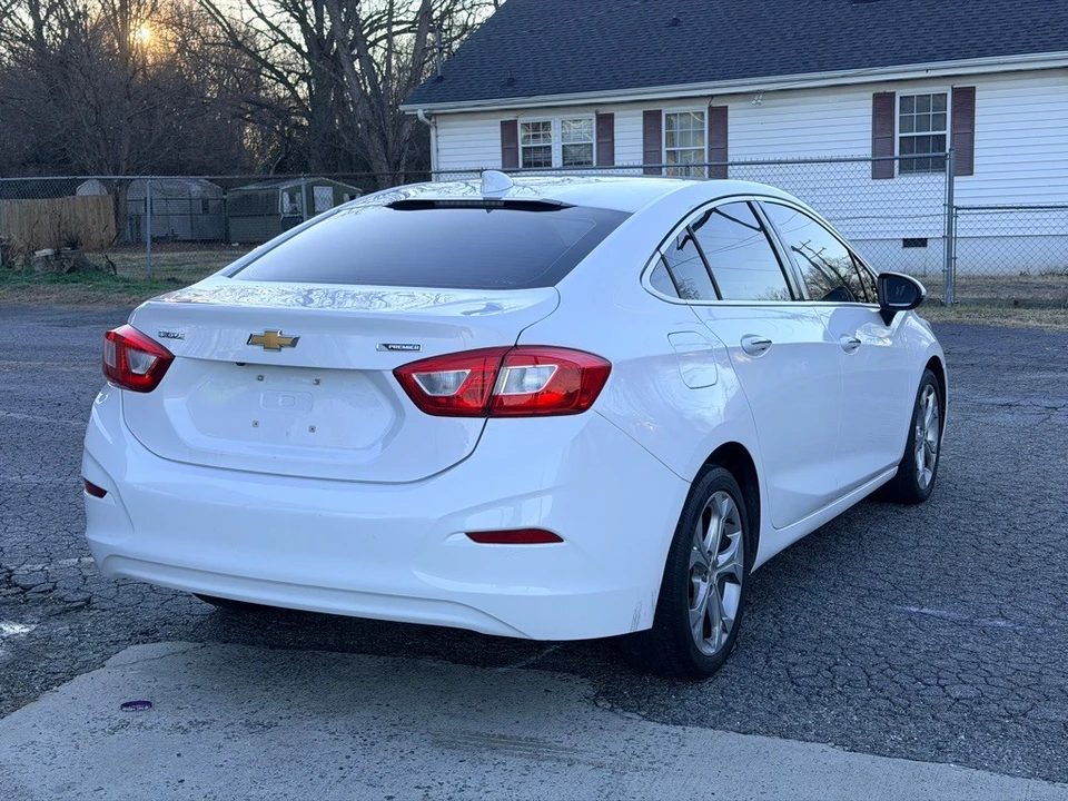 2017 Chevrolet Cruze - Image 5 of 16