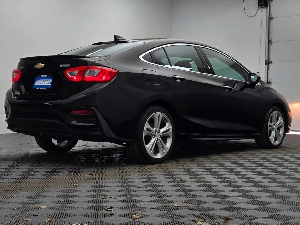 2017 Chevrolet Cruze - Image 8 of 12