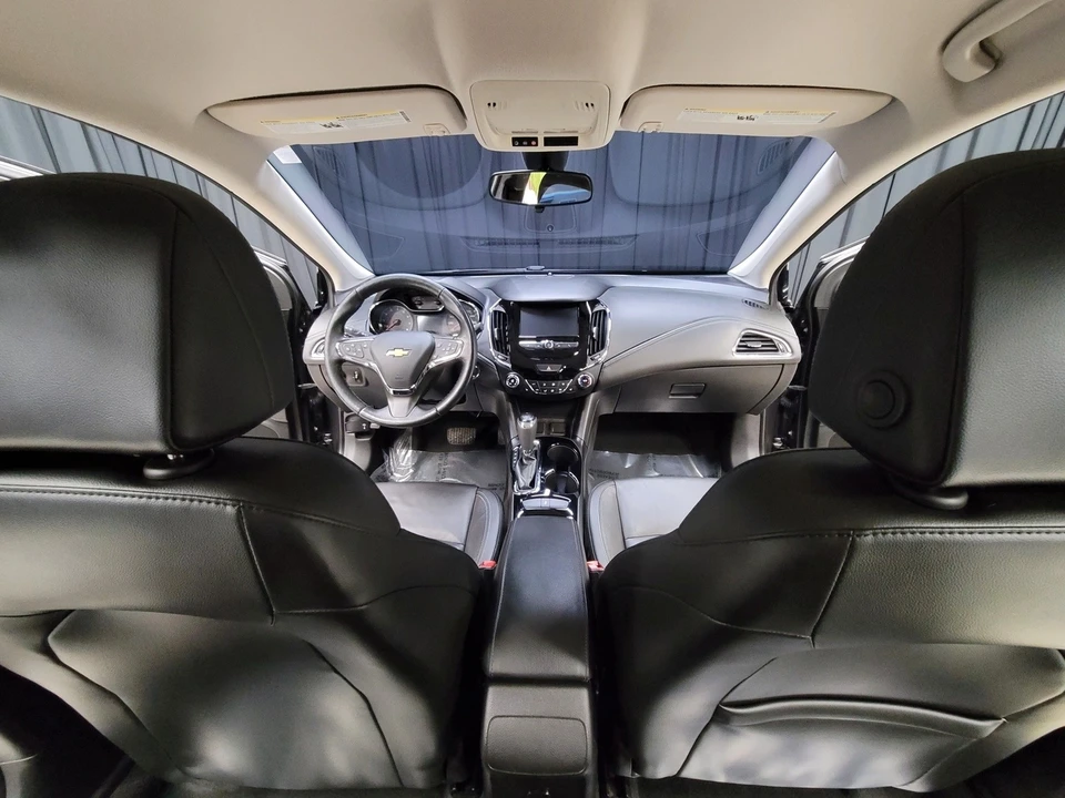 2017 Chevrolet Cruze - Image 2 of 12